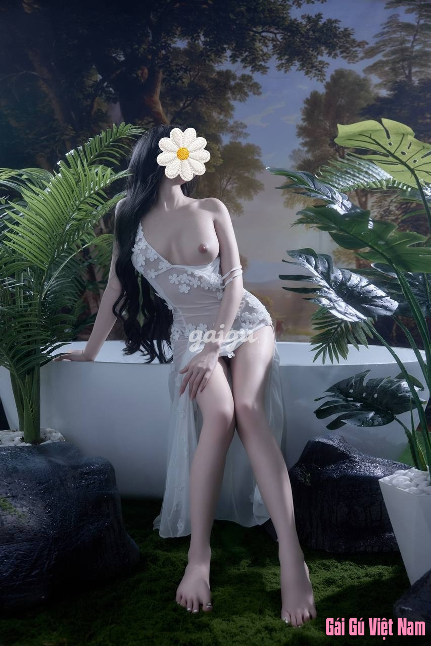 Tiểu Vy – Gái Ngoan Xinh Yêu, Body Dáng Chuẩn